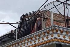 Puting Beliung Terjang Lubuk Linggau, Masjid Milik Anggota DPR RI dan 7 Rumah Rusak