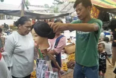 Praktis dan Murah, Pedagang Ini Tawarkan Sanggul Ikat ke Kaum Hawa