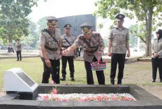 Mengenang Jasa Para Pahlawan, di Hari Bhayangkara Ke-78, Polres Muba Lakukan Ziarah ke TMP