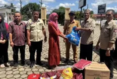 Dinsos Muba Salurkan Bantuan untuk Korban Kebakaran di Batang Hari Leko