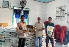 279 KPM Desa Pagarjati Terima Bantuan Beras dan Minyak Goreng