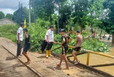 Sungai Dangkal, Desa Jembatan Gantung Jirak Jaya Terendam Air, Warga Berharap Ada Normalisai