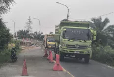 Sebulan Berjalan, Pengendara Berharap Perbaikan Jembatan Teluk Lais Segera Rampung