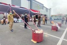 Kejari Palembang Musnahkan Narkoba, Rokok Ilegal hingga Senjata Api