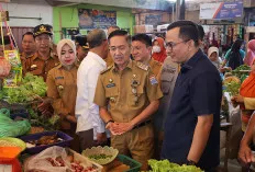 Tinjau Pelaksanaan Pasar Murah, Sekaligus Mengecek Harga Sembako di 13 Kecamatan
