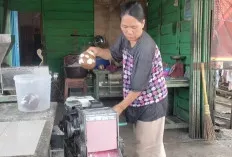 Permintaan Buah Kelapa Asal Muara Lakitan Meningkat di Sanga Desa, Seminggu Laku 1000 Butir 