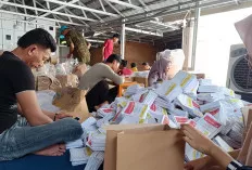 Packing dan Checking Logistik Pemilu 2024 Surat Suara Terus Dikebut 