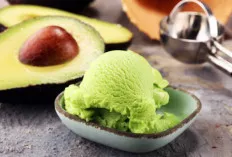 Viral! Es Krim Alpukat Gula Merah yang Menggoda Selera!