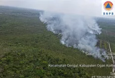 Akses Darat Terputus, Helikopter Water Bombing Dikerahkan Padamkan Kebakaran Lahan di Cengal OKI