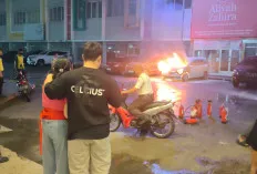 Korsleting Diduga Penyebab Mobil Terbakar di OPI Mall Palembang