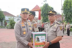 Jelang Idul Fitri 1447 H, Kapolres Muba Bagikan Bingkisan Lebaran dan Instruksikan Pendirian Posko Mudik