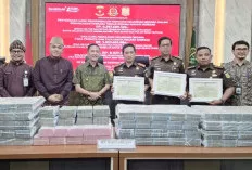 Kejari Palembang Serahkan Rp8,9 Miliar Uang Pemulihan Keuangan Negara ke Pemkot Palembang 