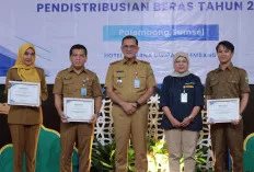 Sekda Edward Candra Apresiasi Capaian Distribusi Beras 2025 dan Kawal Rencana Penyaluran 2026