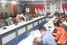 Akselerasi Infrastruktur: Sekda Edward Candra Pimpin Rapat Percepatan Pembangunan 4 Flyover di Muara Enim