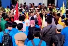 Mahasiswa Gelar Aksi Demo 100 Hari Kerja Wali Kota dan Wakil Wali Kota Lubuk Linggau, Sampaikan 12 Tuntutan