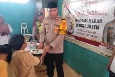 Tingkatkan Gizi Anak Bangsa, Polsek Babat Toman Bagikan Nasi Kotak Gratis di SD Pinago Mulyo