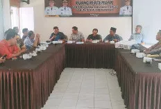 Plakat Tinggi Bentuk UPT DLH, Perkuat Pengelolaan Sampah Desa