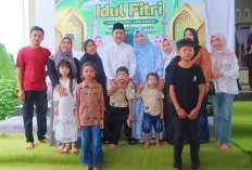 Momen Fitri di Sungai Lilin: warga  mendatangi Kediaman Pribadi Wakil Bupati Muba