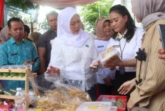  Ketua TP PKK Sumsel Tinjau Pasar Murah Peringatan HUT ke-79, Pastikan Harga Terjangkau