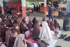 Damkar Muba Terima Kunjungan Edukatif SDIT An Nuriyah, Siswa Antusias Belajar Pemadaman