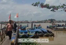 Hantam Pohon, Speedboat Rombongan Pejabat Terjungkal!