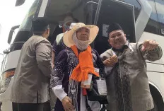 Sempat Delay 13 Jam, Akhirnya Jemaah Haji Kloter 1 Muba Tiba di Asrama Haji 