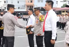 Kembali Kapolda Sumsel Berikan Penghargaan kepada 109 Personel, Berikut Daftarnya 