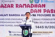 Pj Gubernur Agus Fatoni dan Pj Ketua TP PKK Tyas Fatoni Buka Bazar Ramadhan dan Pasar Murah