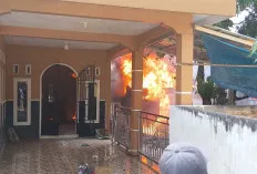 Diduga Korsleting Mesin Sedot Air, Rumah di OKU Timur Ludes Terbakar, Kerugian Capai Rp300 Juta