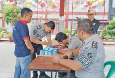Razia Isendentil, Petugas Lapas Kelas IIB Kayuagung Temukan Hp dan Charger di Kamar Napi
