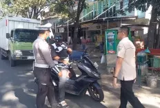 Kesal Ditilang Saat Razia, Pengendara di Palembang Protes Petugas
