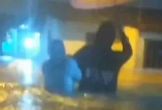 Kawasan Pipa Reja Palembang Terendam Banjir Setinggi Orang Dewasa!