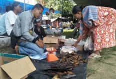 Debit Air Sungai Menurun, Stok Ikan Melimpah, Harga Turun 