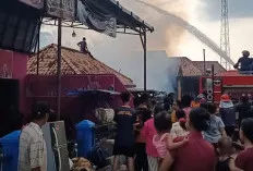 Dua Rumah Ludes di Tanah Abang, Damkar dan Warga Berhasil Padamkan Api