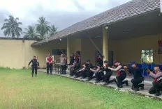 Lakukan Latihan Gabungan, Praktek Langsung Penembakan Gas Air Mata 