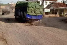Pengendara Berharap Jalan Nasional Segera Dilakukan Pengaspalan