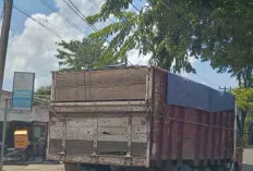 Truk Batu Bara Melintas Bebas di Jalan Lingkar Randik Sekayu, Warga Keluhkan Debu dan Kerusakan Jalan