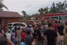 Diduga Salah Injak Pedal, Mobil Nyemplung ke Sungai di Sungai Keruh