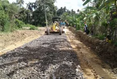 Usai Ditinjau Pj Bupati H Sandi Fahlepi, Jalan Talang Mandung Diperbaiki, Begini Komentar Warga 