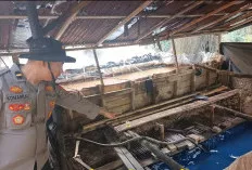 Polsek Keluang Gerebek Kilang Minyak Ilegal di Muba, Tiga Terduga Pelaku Diamankan
