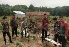 Seksi Bimas Kemenag Muara Enim Turunkan Tim, Ukur Arah Kiblat Secara Akurat 