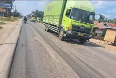 Jalintim Palembang–Jambi di Babat Supat Bak Rel Kereta Api, Pengendara Keluhkan Alur Jalan yang Membahayakan