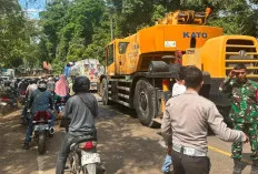  Truk Tangki BBM Terguling di Jalinsum Prabumulih–Muara Enim, Arus Lalu Lintas Sempat Macet