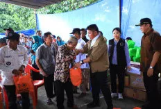 Gubernur Herman Deru Pastikan Keselamatan Warga Saat Meninjau Banjir di OKU Timur