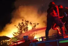 Rumah Pedagang di Muara Enim Ludes Terbakar, Diduga Akibat Konsleting Listrik