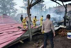 Astaga, Rumah Kadus 2 Desa Pipa Putih Ogan Ilir Ludes Terbakar