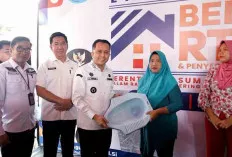 Pj Gubernur Agus Fatoni Launching Perbaikan RTLH dan Pemberian Sanitasi Secara Serentak se-Sumsel