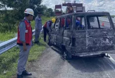 Mobil Kijang Terguling dan Terbakar di Tol Terpeka, Begini Nasib Penumpang