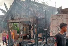 Aduh, Mobil Angkutan Minyak Ilegal Terguling dan Terbakar, 2 Rumah Ikut Terbakar 