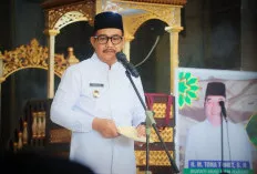 328 Calon Jemaah Umroh Dilepas, Ini Pesan Wabup Kyai Abdur Rohman 